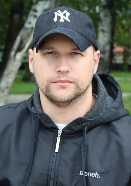 Я Виктор, 35, из Верхней Салды, ищу знакомство для дружбы