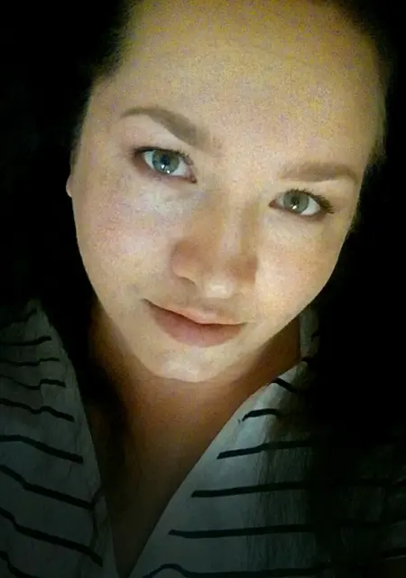 Я Арина, 39, из Кирова, ищу знакомства на одну ночь