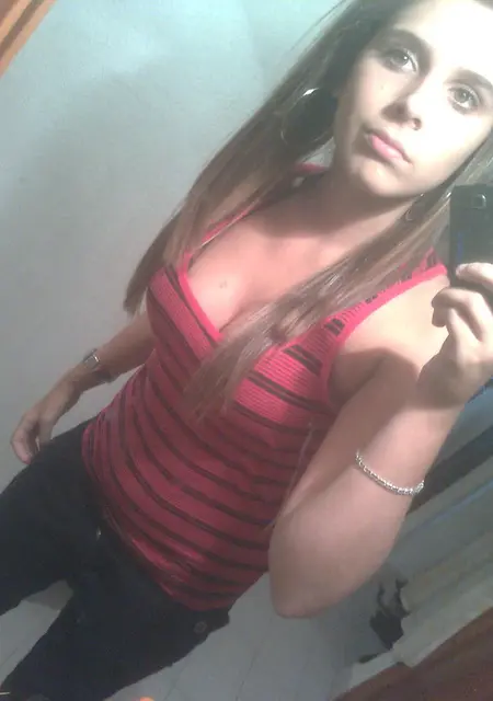 Я Вера, 21, из Буя, ищу знакомство для постоянных отношений