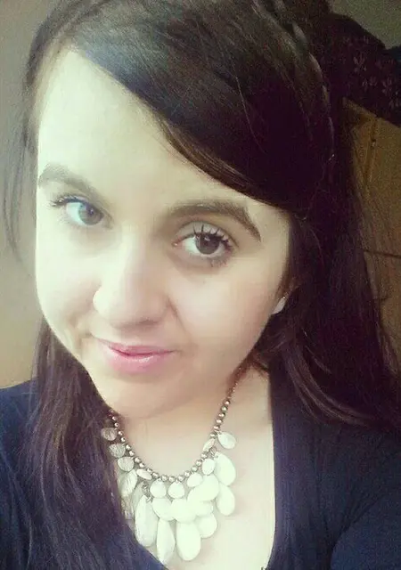 Александра из Слободского, мне 20, познакомлюсь для общения