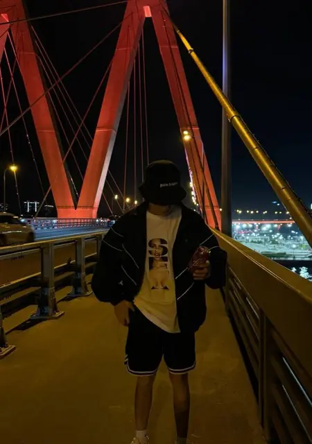 Артём из Сургута, мне 18, познакомлюсь на одну ночь