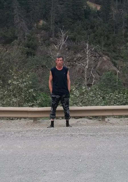 Вячеслав из Ногликов, мне 51, познакомлюсь на одну ночь