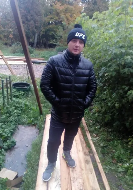 Я Саша, 34, из Ожерелья, ищу знакомства на одну ночь