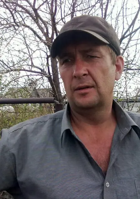 Павел из Пласта, мне 54, познакомлюсь на одну ночь