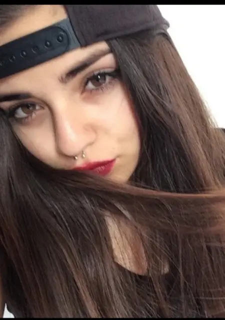 Deva из Кимр, ищу на сайте постоянные отношения