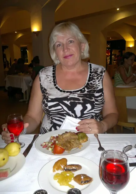 Ольга из Омска, мне 62, познакомлюсь для постоянных отношений