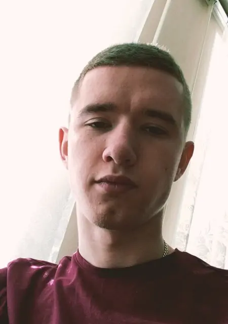 Я Илья, 26, из Сургута, ищу знакомства на одну ночь