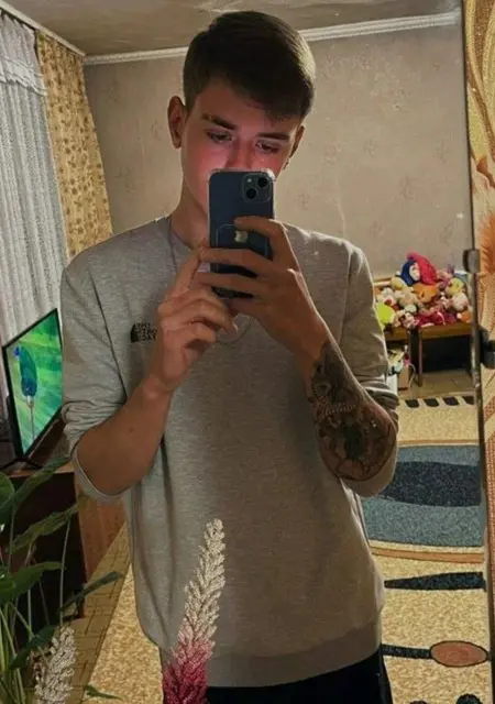 Я Женя, 25, знакомлюсь для вирта в Красноуфимске