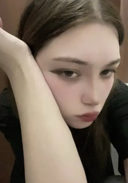 Я Соня, 19, из Краснодара, ищу знакомства без обязательств