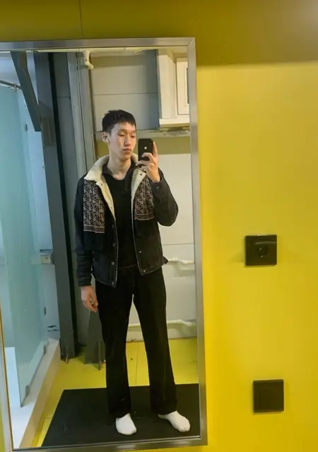 Я Леша, 20, из Якутска, ищу знакомства без обязательств