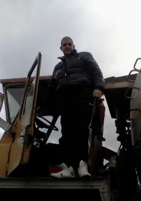 Я Viktor, 38, знакомлюсь без обязательств в Кировске