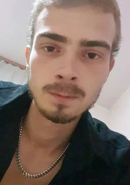 Я Павел, 21, знакомлюсь на одну ночь в Энгельсе