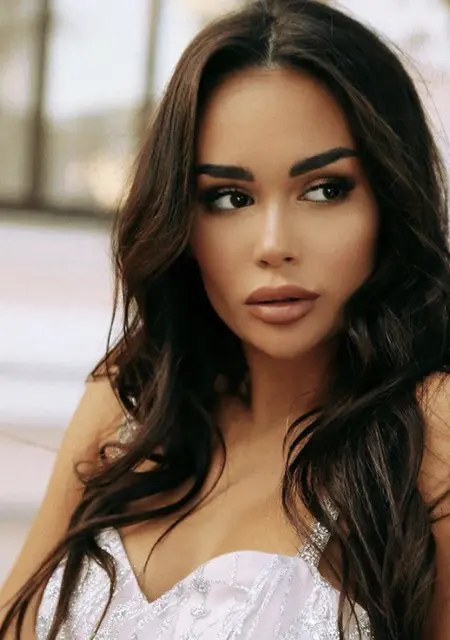 Я Елизавета, 31, из Тюмени, ищу знакомство для постоянных отношений