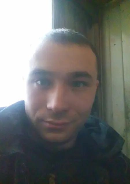 Я Артём, 38, из Селиярова, ищу знакомство для вирта