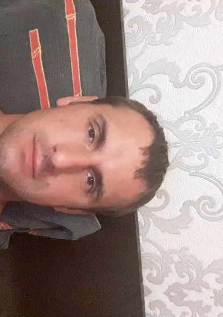 Антон из Кировска, ищу на сайте знакомства без обязательств