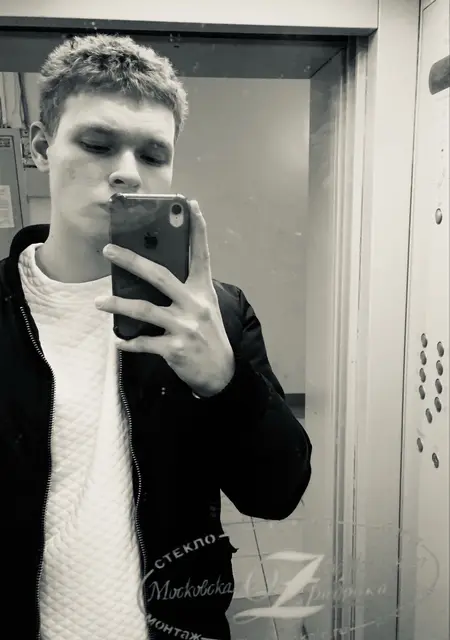 Роман из Москвы, ищу на сайте знакомства на одну ночь