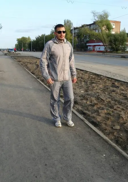 Я Захар, 29, из Березников, ищу знакомства на одну ночь