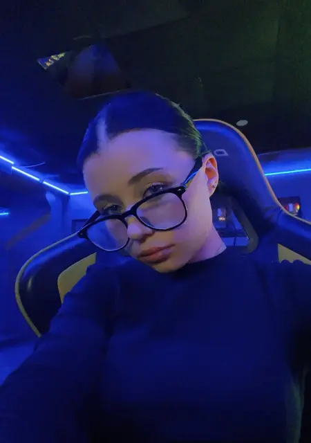 Я Милана, 19, знакомлюсь для вирта в Владивостоке