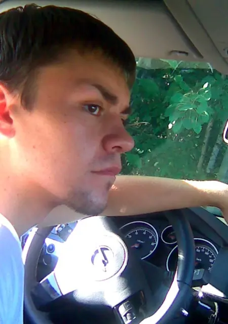 Я Ден, 38, из Барвихи, ищу знакомства на одну ночь